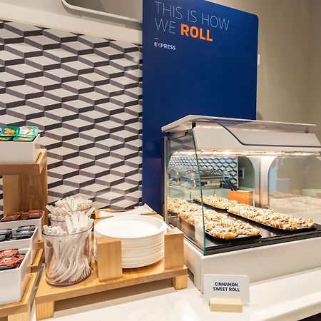 圣地亚哥埃斯孔迪多智选假日套房酒店 外观 照片